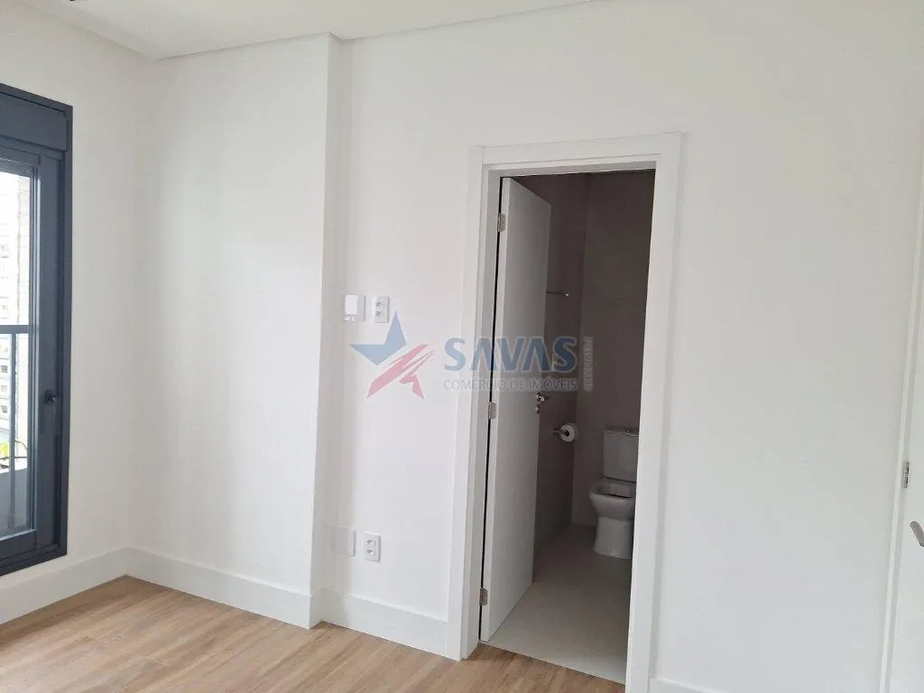 3-bedroom apartment in a building with a coworking space — photo 20