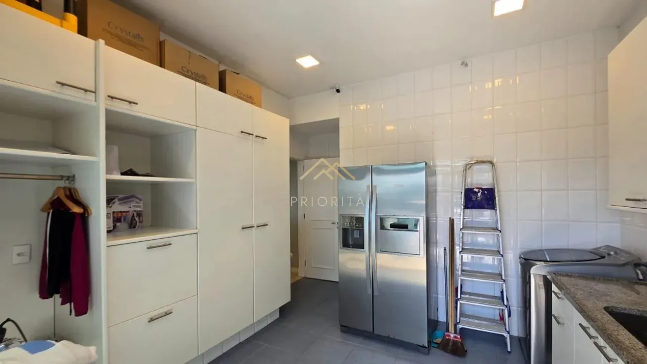 Duplex penthouse with 4 bedrooms and 5 bathrooms — photo 31