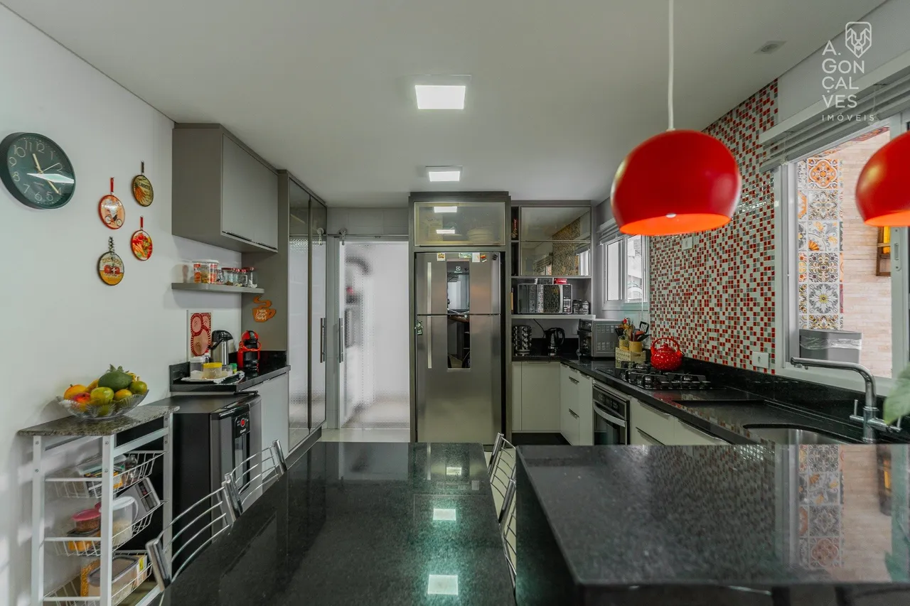 House with 3 suites and 2 parking spaces — photo 9