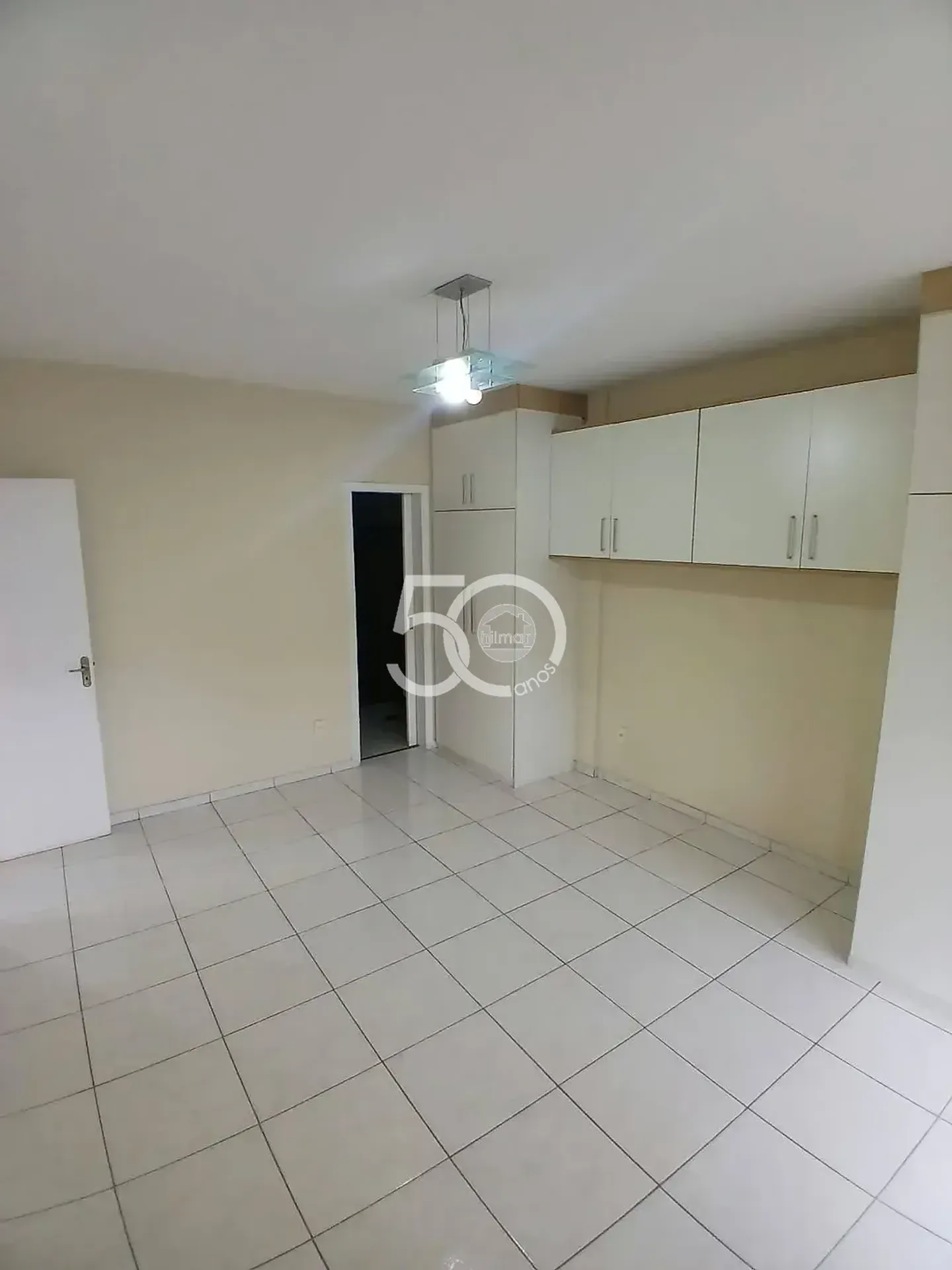 98 m² apartment with 3 bedrooms and 2 garage spaces — photo 33