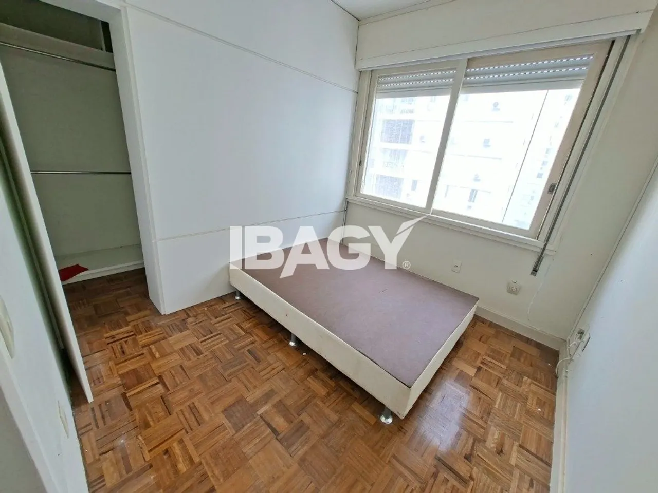 Departamento de 3 dormitorios con piso de madera o laminado — photo 5