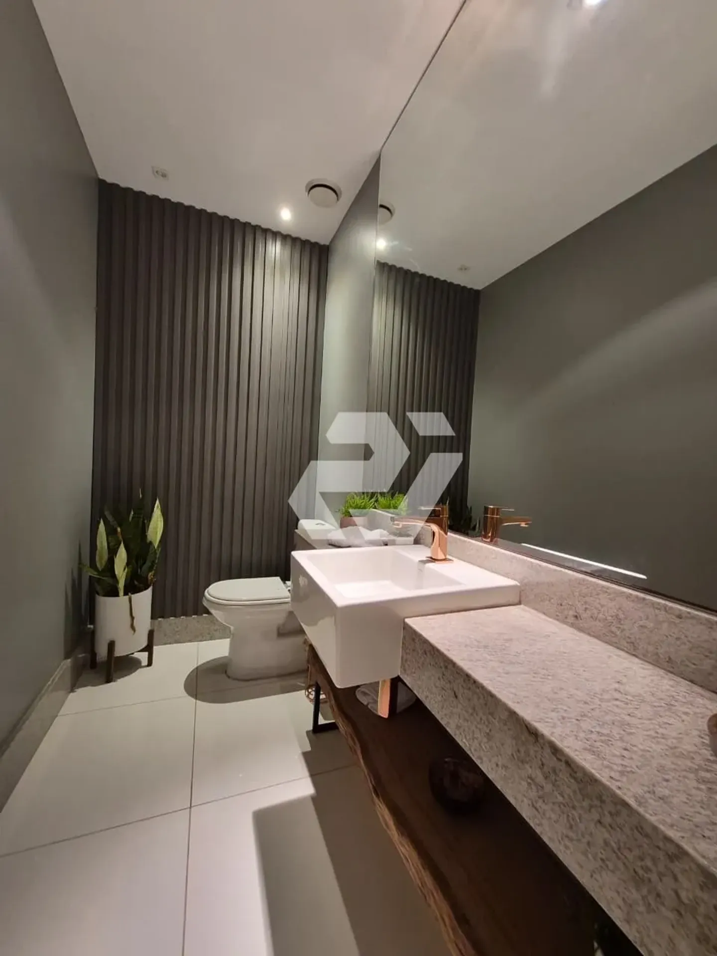 4-bedroom, 5-bath apartment with balcony and 3 parking — photo 25