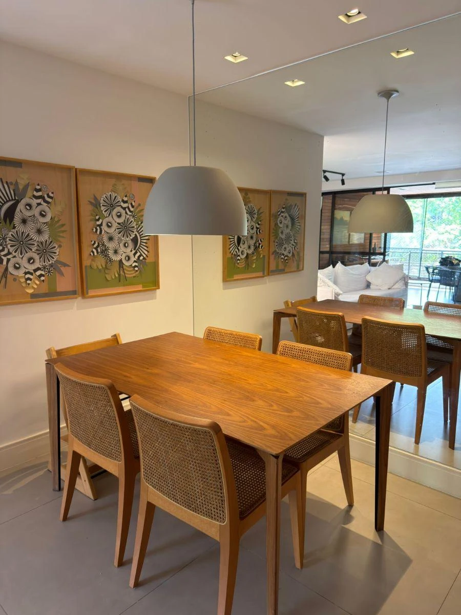 Furnished 160 m² apartment with 3 bedrooms and a glass balcony — photo 9
