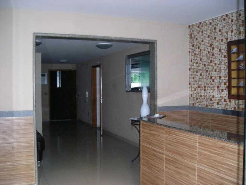 One-bedroom apartment in a building with a gym — photo 14