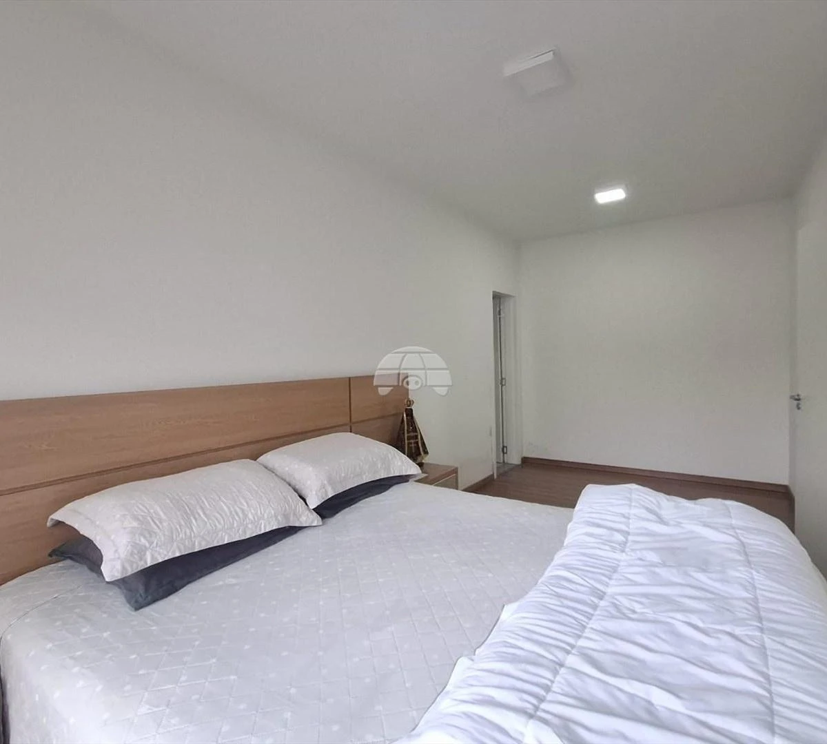 Furnished 3-bedroom house with terrace in a gated community — photo 17
