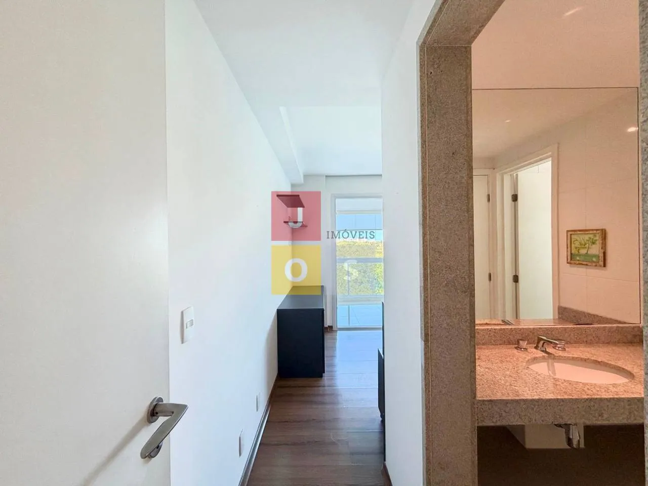 Furnished 4-bedroom suite apartment with 156 m² — photo 114