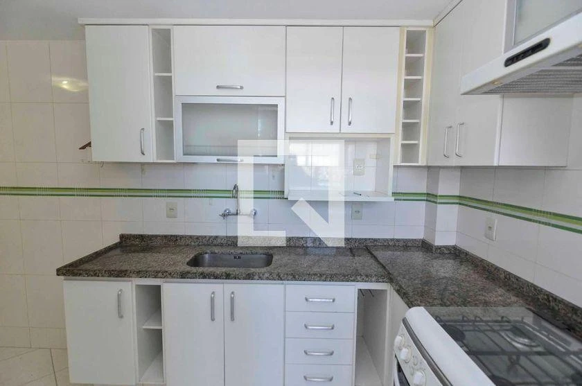 Walk-in closet in a 3-bedroom apartment, 90 m² — photo 20