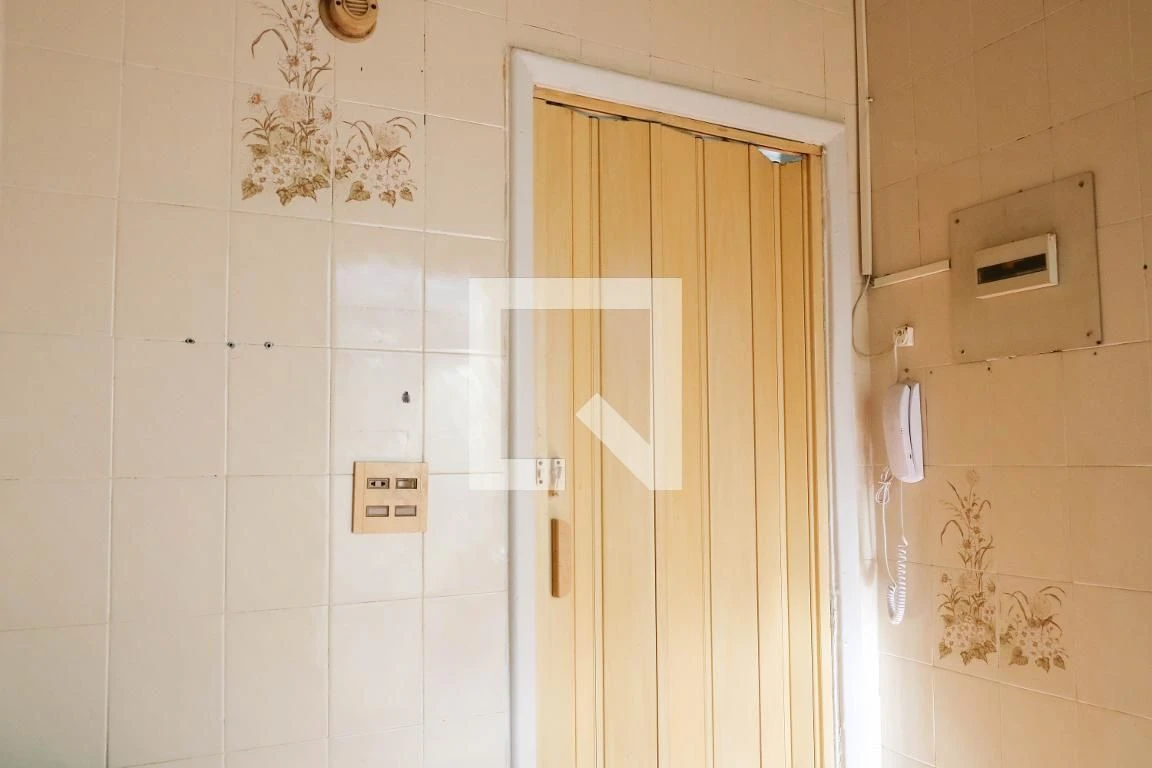 Apartamento com 2 quartos e cozinha fechada com fogão a gás — photo 23