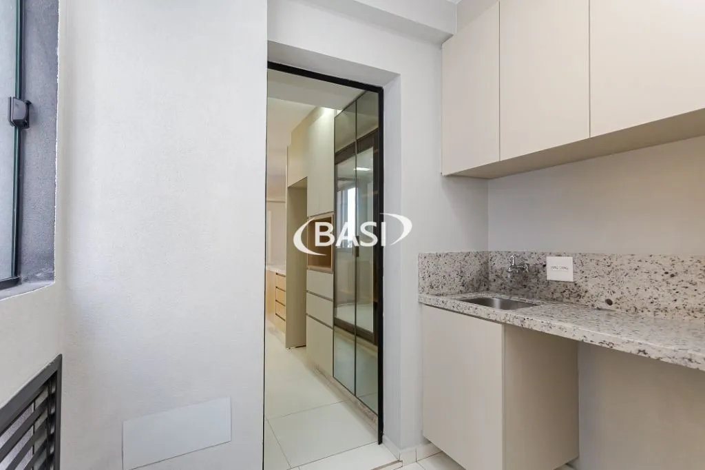 Glass-enclosed balcony in a 3-bedroom apartment, 80 m² — photo 23