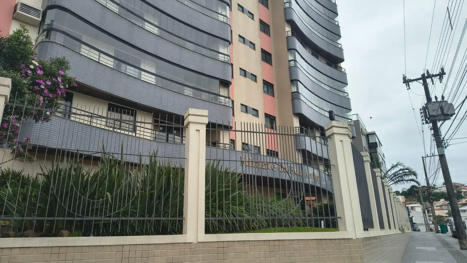 Apartment with balcony barbecue, 104 m² — photo 41