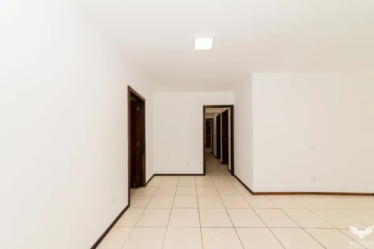 160 m² apartment with 3 bedrooms and 1 en-suite — photo 10