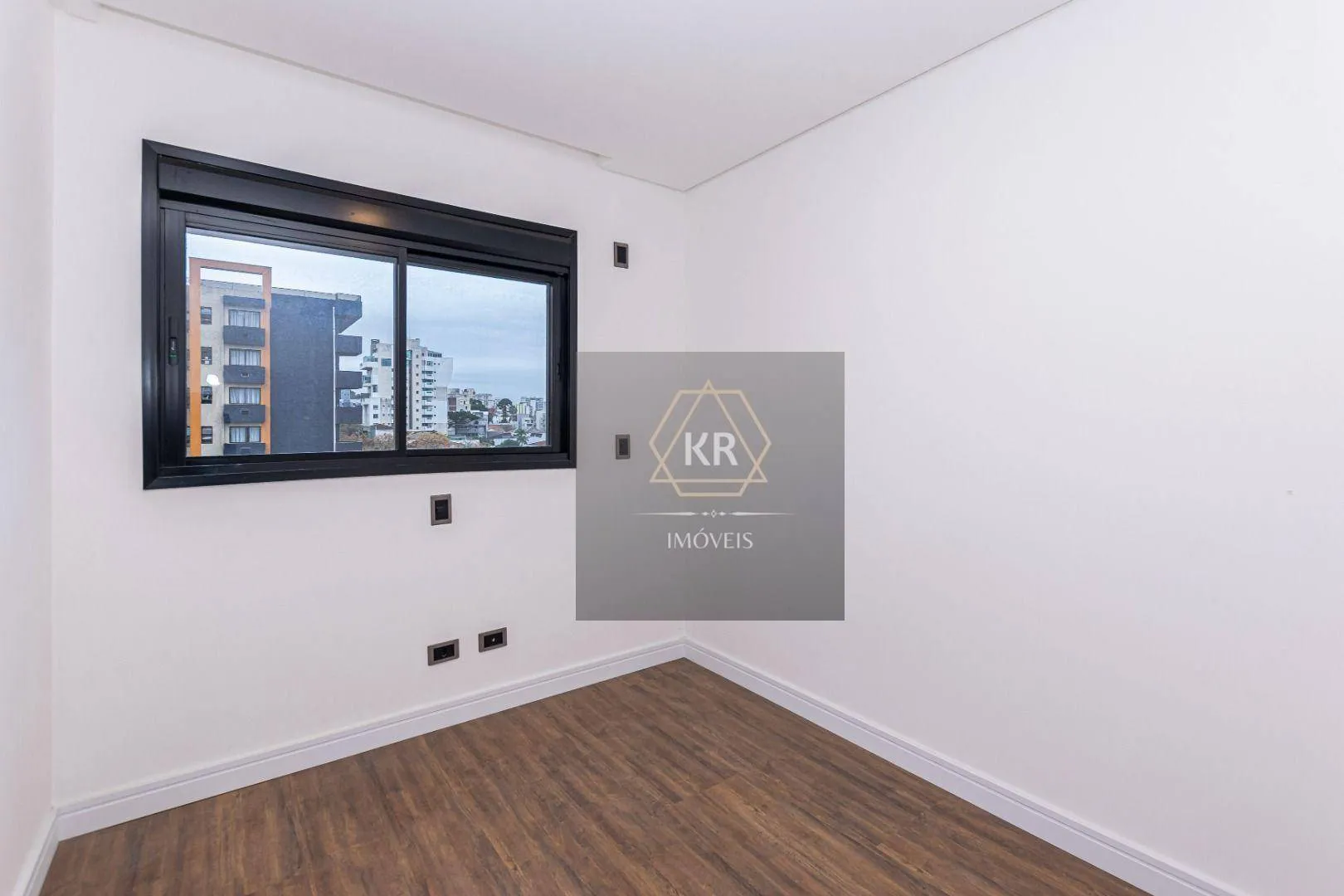 3-bedroom apartment with a private BBQ area — photo 34