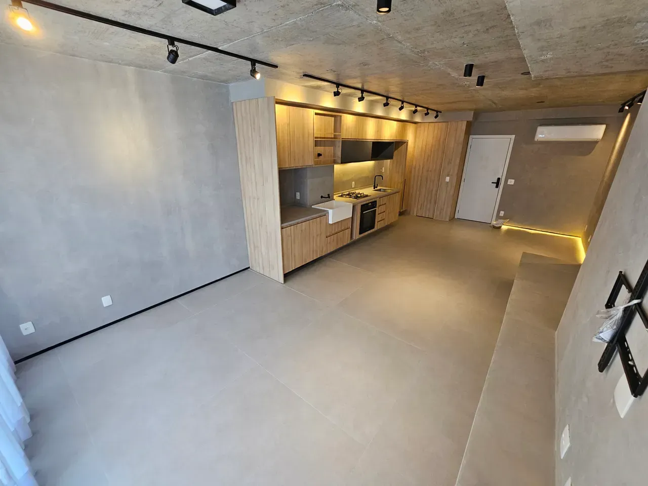 3-bedroom apartment with balcony and open kitchen — photo 6