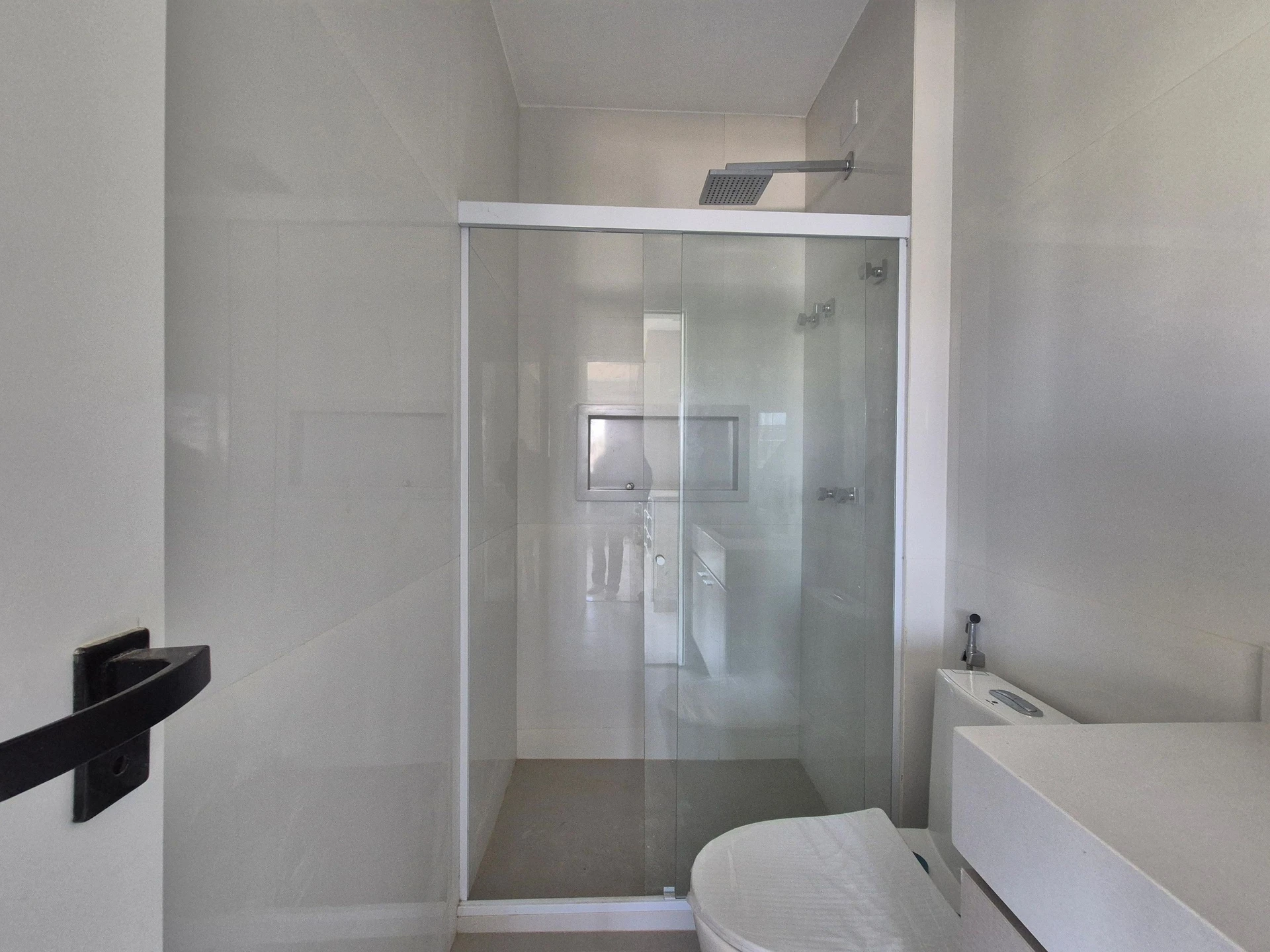Ventanales de piso a techo y 5 dormitorios: casa de 403 m² — photo 71
