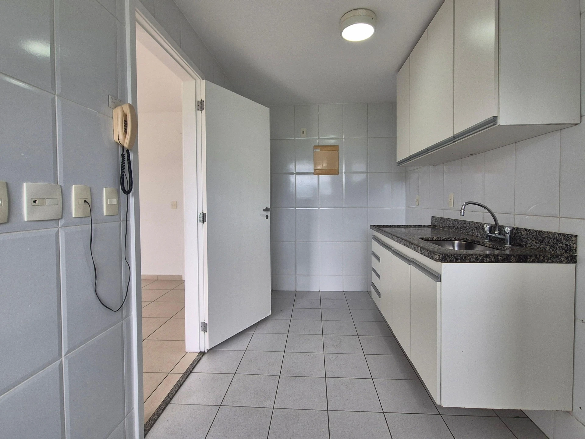 2-bedroom apartment with a home office — photo 5