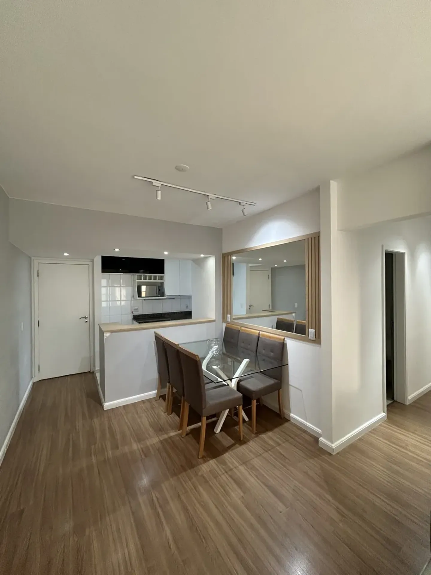Apartment on the 8th floor with floor-to-ceiling windows — photo 12