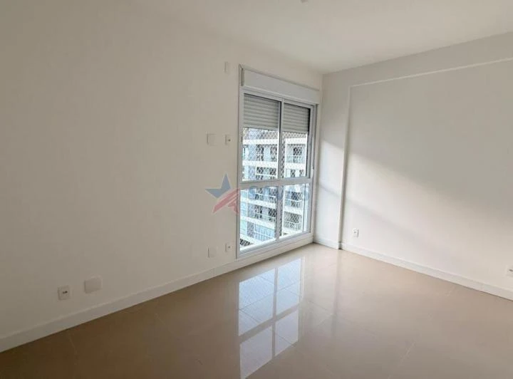 2-bedroom apartment with en-suite and balcony — photo 2