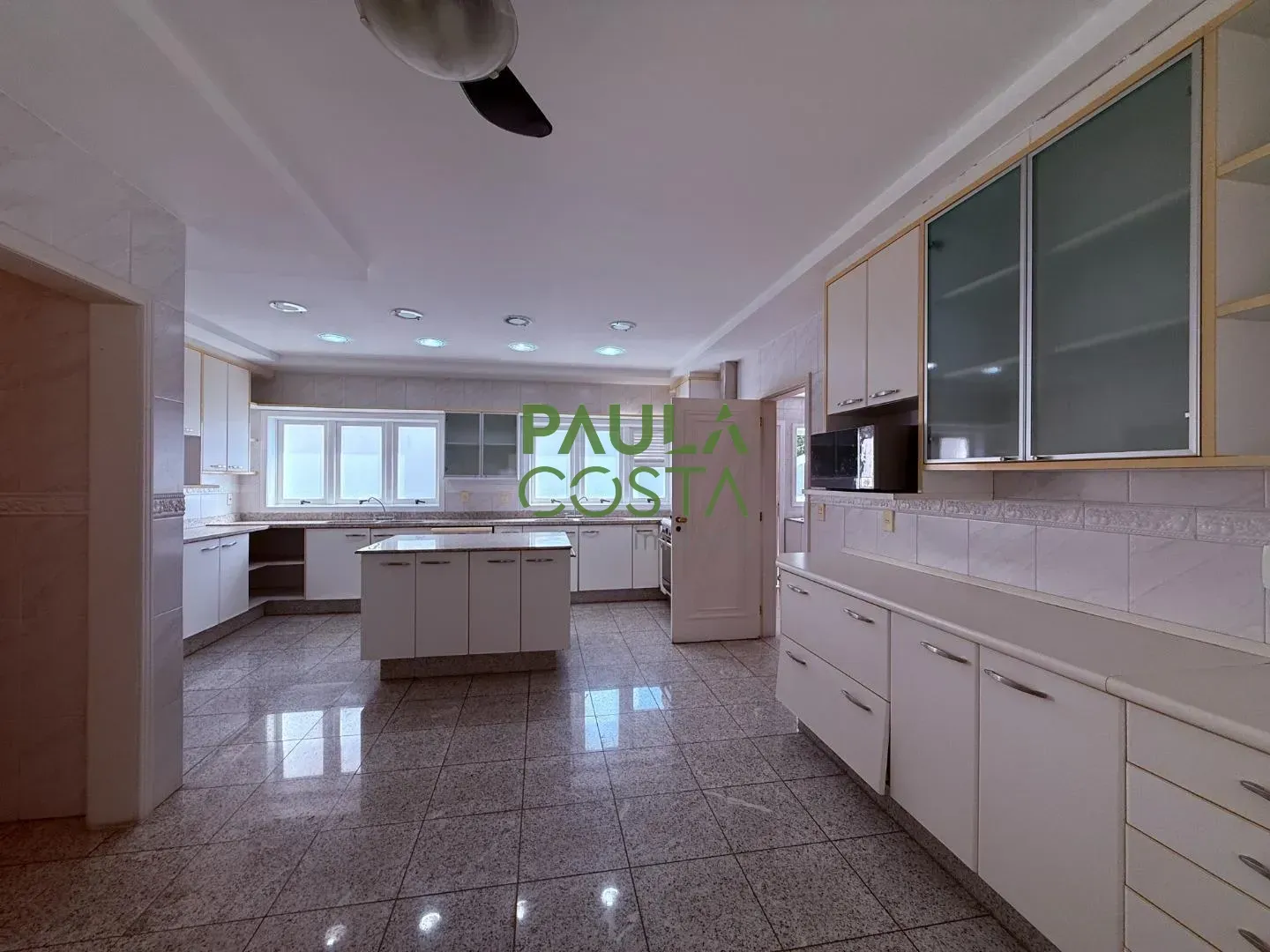 Casa mobiliada com 5 quartos e 5 vagas, 984 m² — photo 17