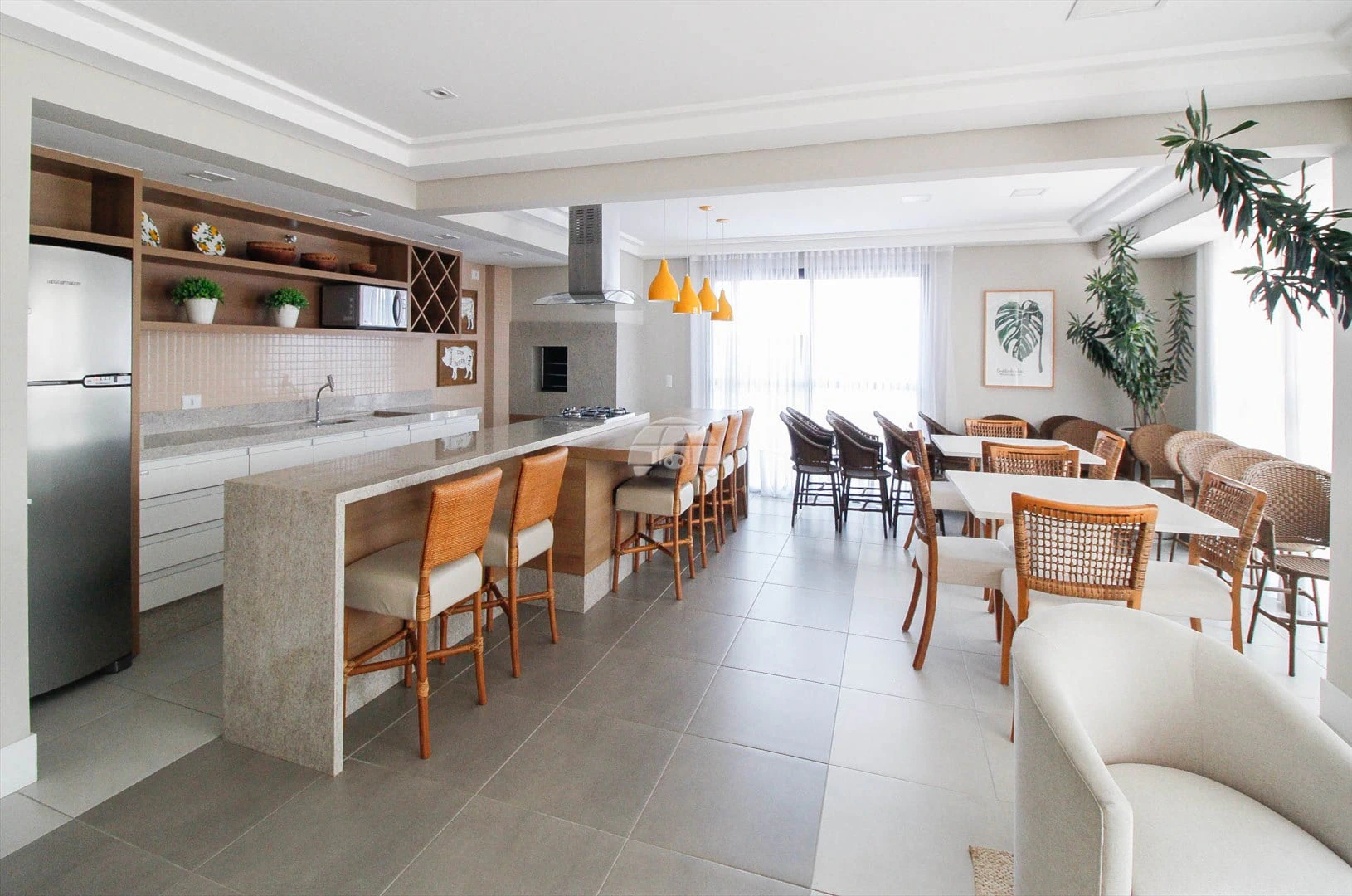 2-bedroom apartment with a grill on the balcony in Curitiba — photo 14