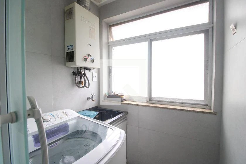2-bedroom apartment in a building with a gym — photo 24