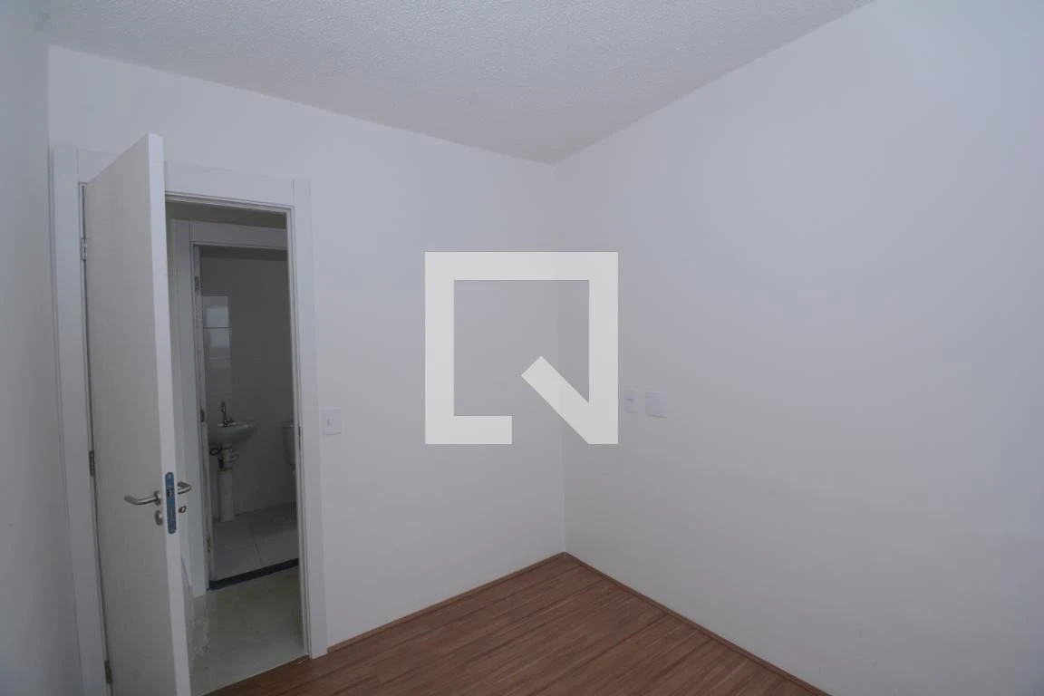 2-bedroom apartment in a building with a gym — photo 47
