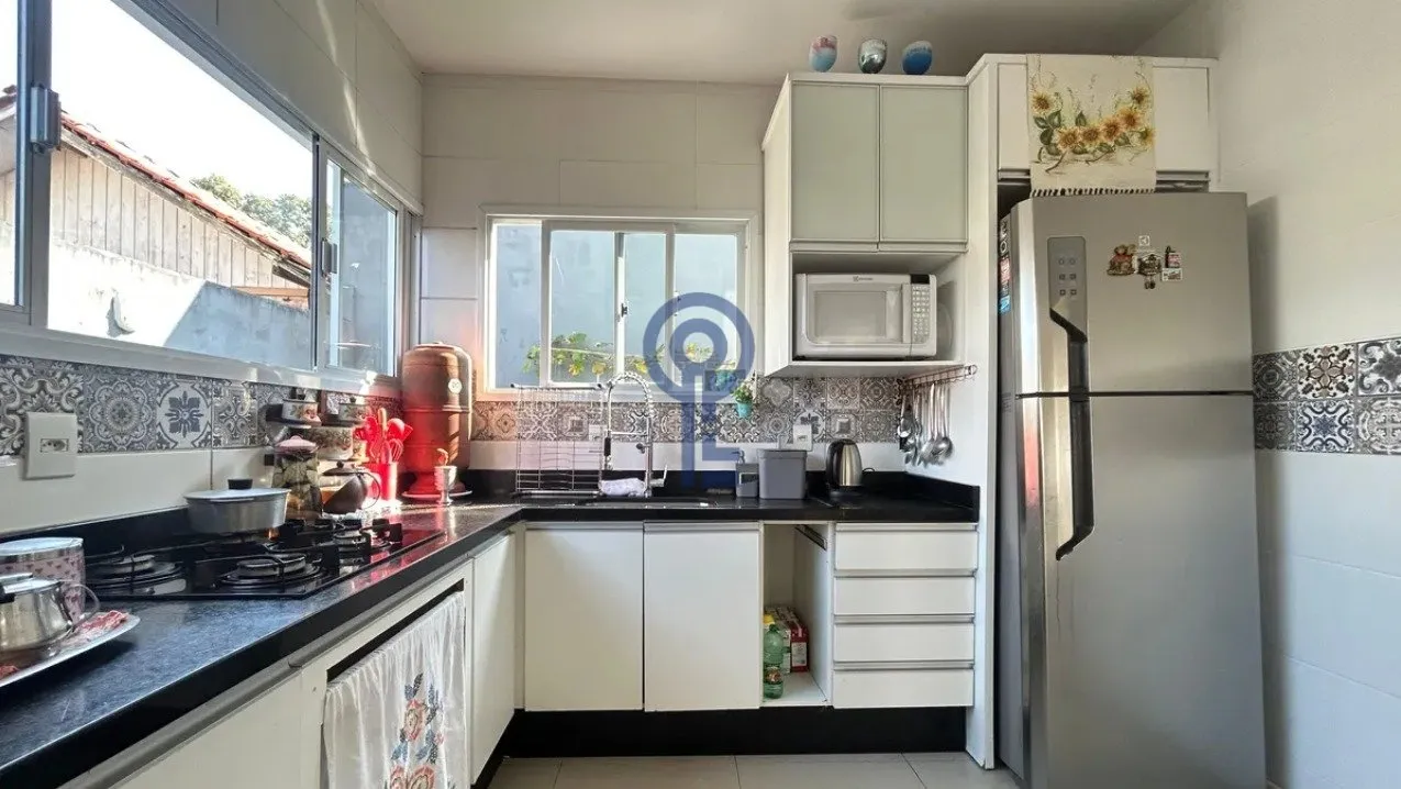 Furnished house with 5 bedrooms and 4 parking spots — photo 14