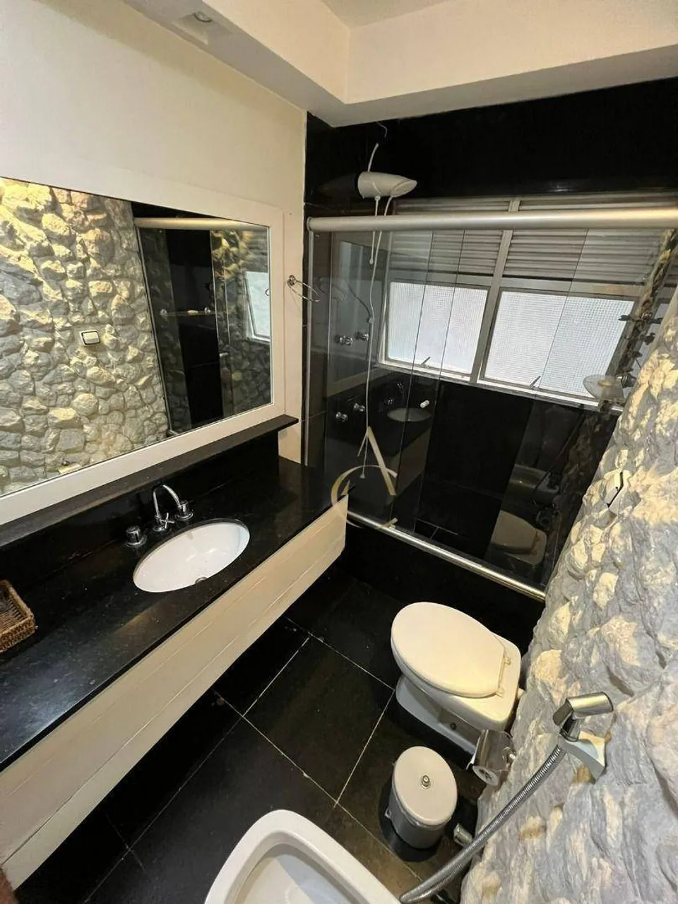 Rental apartment with 5 bedrooms and 4 bathrooms — photo 14