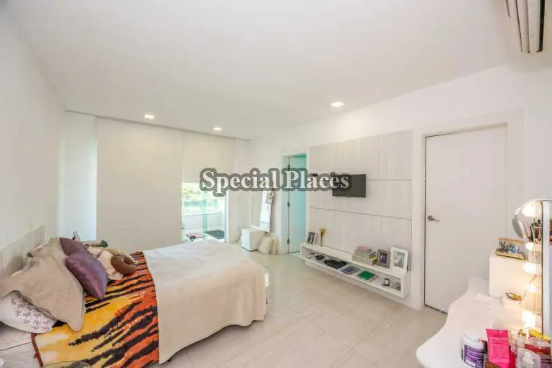 Furnished house with 5 bedrooms and open-plan kitchen — photo 20