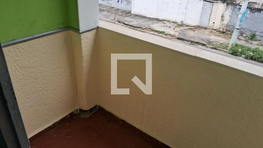 2-bedroom apartment with wood or laminate floors — photo 10