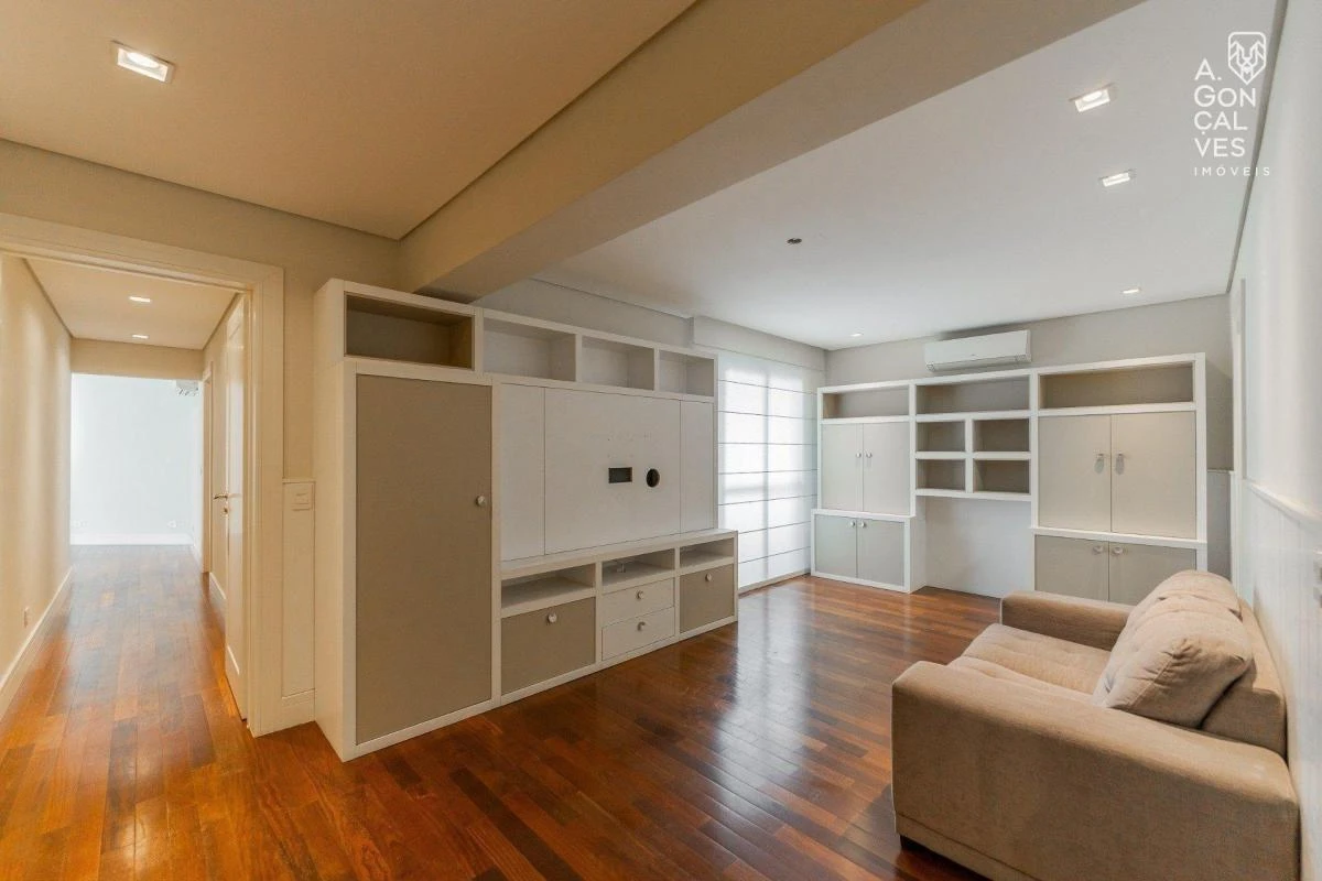 Робоче місце та 5 спалень: квартира 442 м² — photo 34