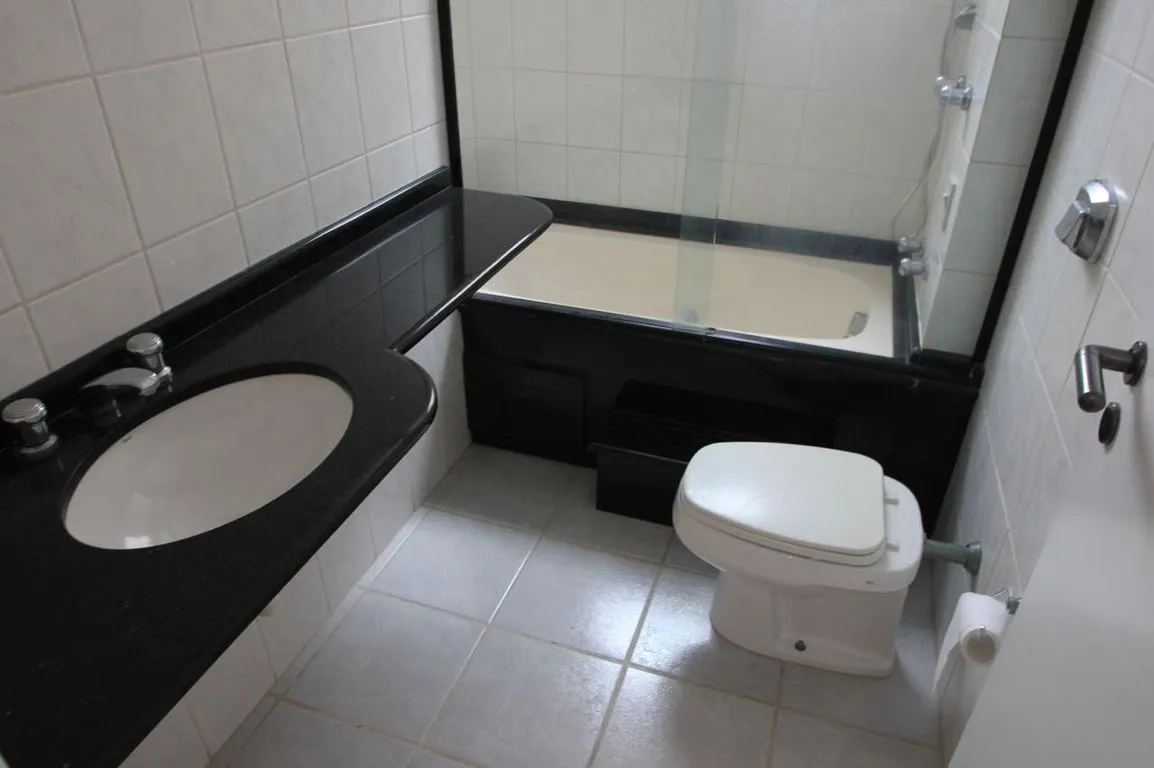 113 m² apartment with a bathtub and a water view — photo 10