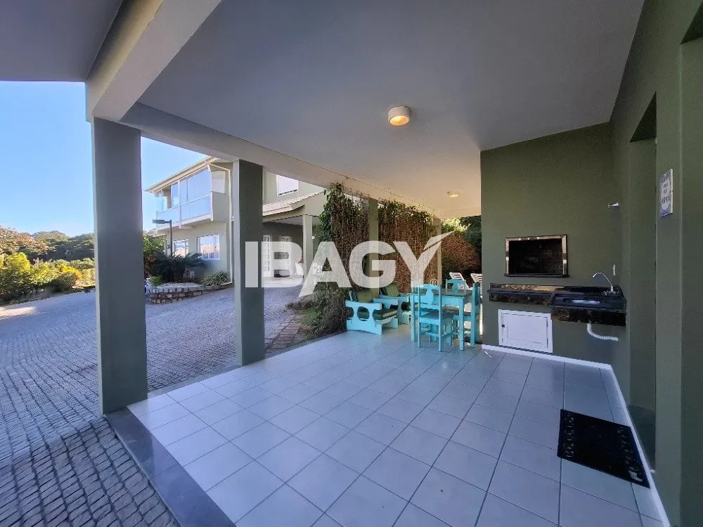 House with 3 bedrooms and 246 m², open-plan kitchen — photo 29