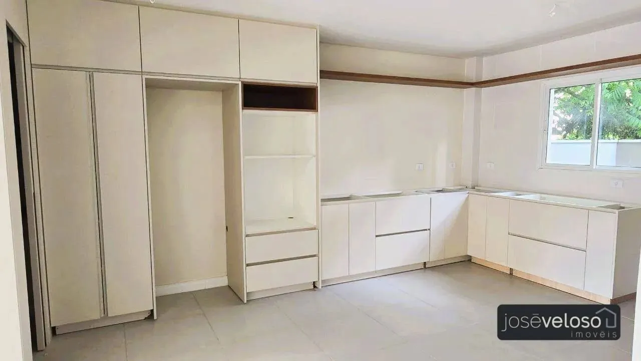 Sobrado de 245 m² com 3 suítes e cozinha integrada — photo 1