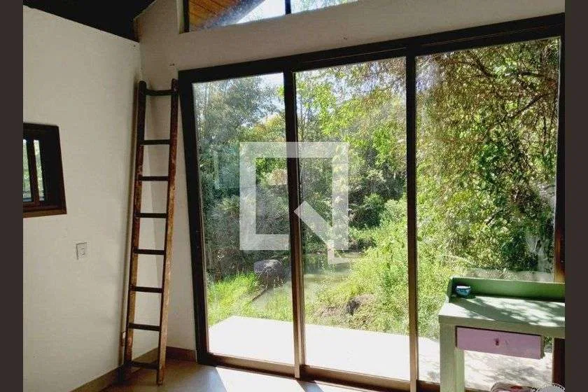 Casa com 5 quartos e cozinha em conceito aberto — photo 3