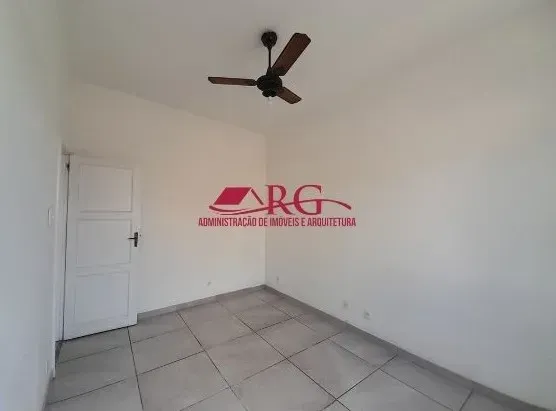 Apartment with 2 bedrooms and a fitted kitchen — photo 12