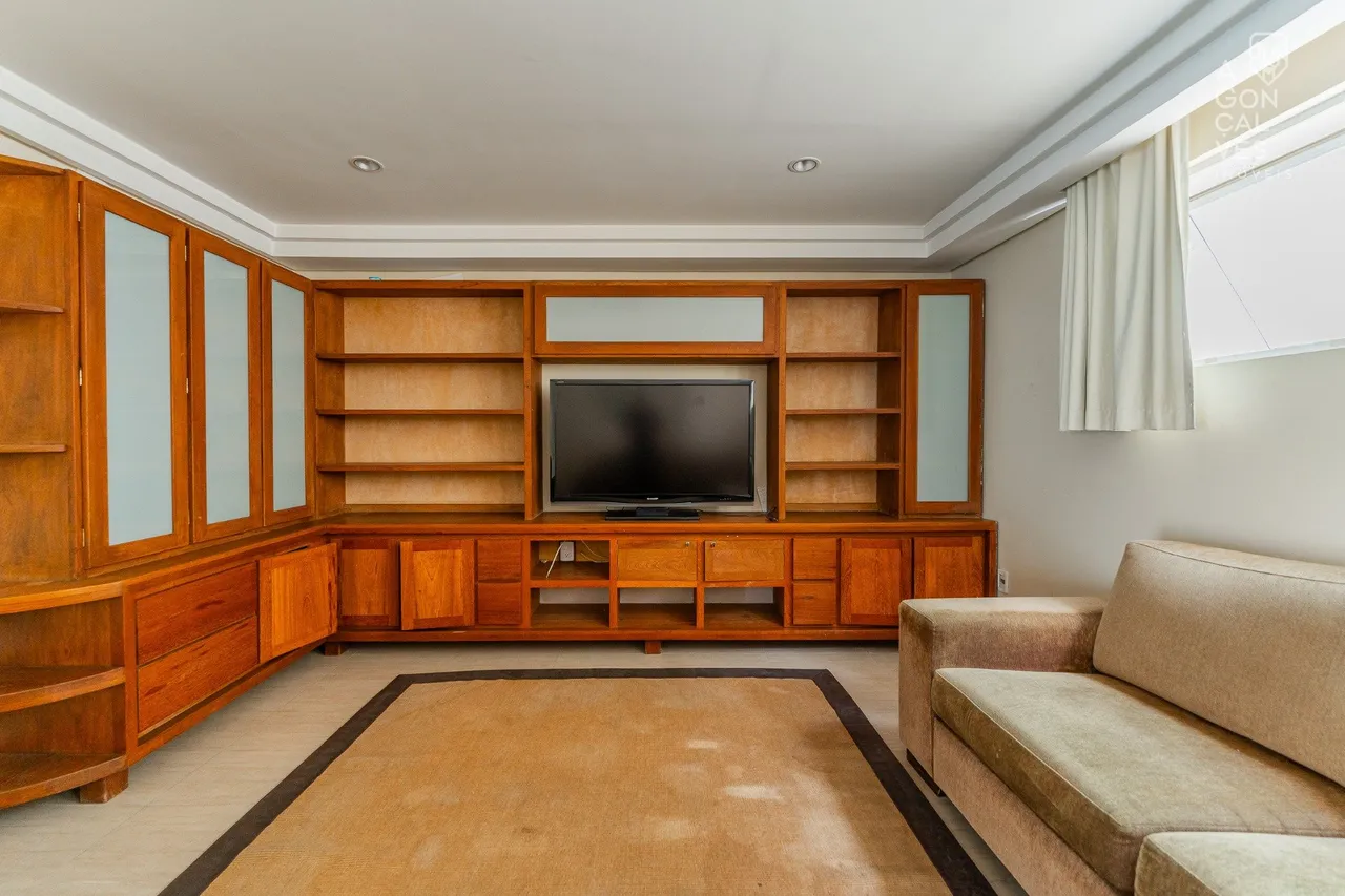 Furnished house with 4 bedrooms and 5 bathrooms — photo 17