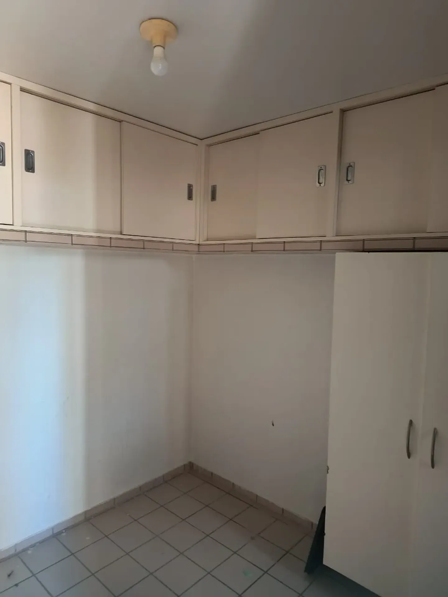 Apartment with 4 bedrooms and a private garden — photo 10