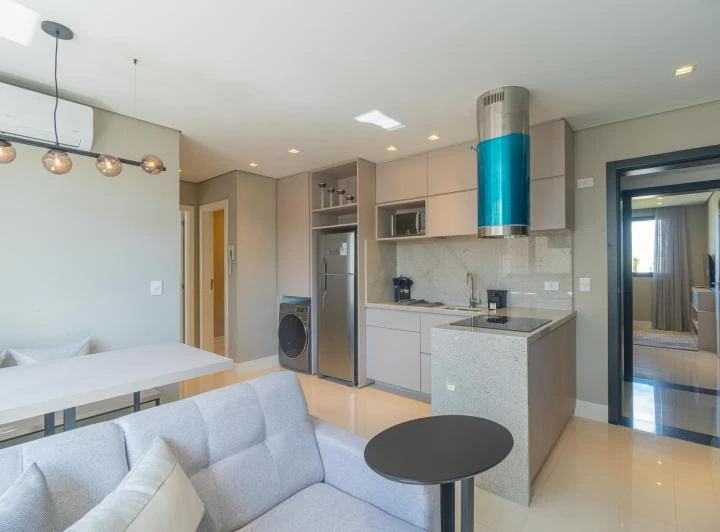 1-bedroom apartment with an open-plan kitchen and 2 baths — photo 2