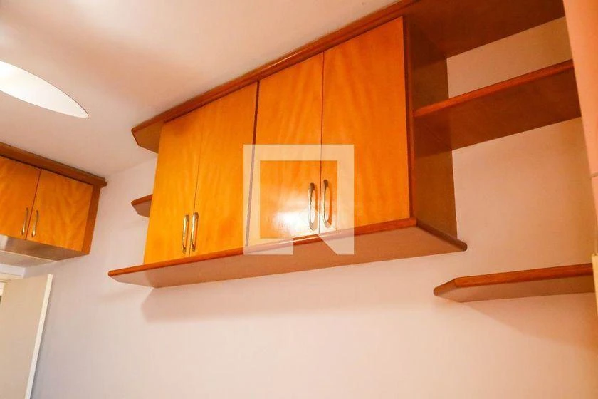3-bedroom apartment with a suite and glass-enclosed showers — photo 17