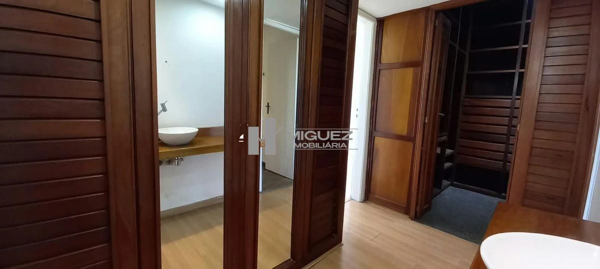 Apartamento de 190 m² com 3 quartos e vaga, cozinha fechada — photo 10