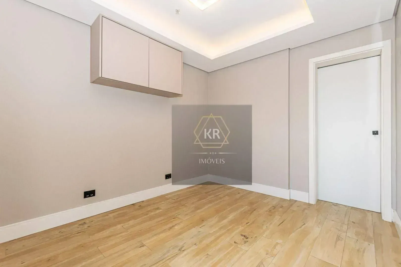 Furnished 272 m² apartment with 3 en-suites and 4 parking — photo 56
