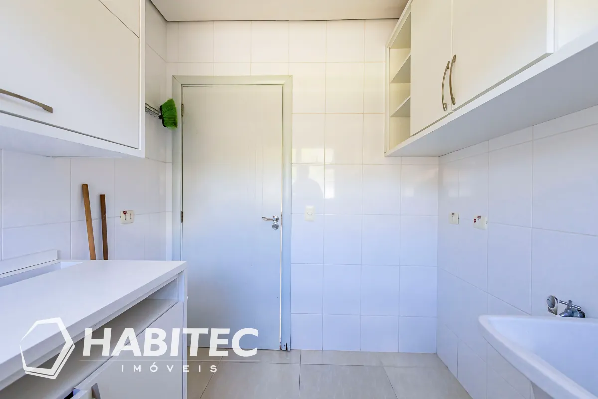 Residential house with 4 bedrooms and an integrated kitchen — photo 21