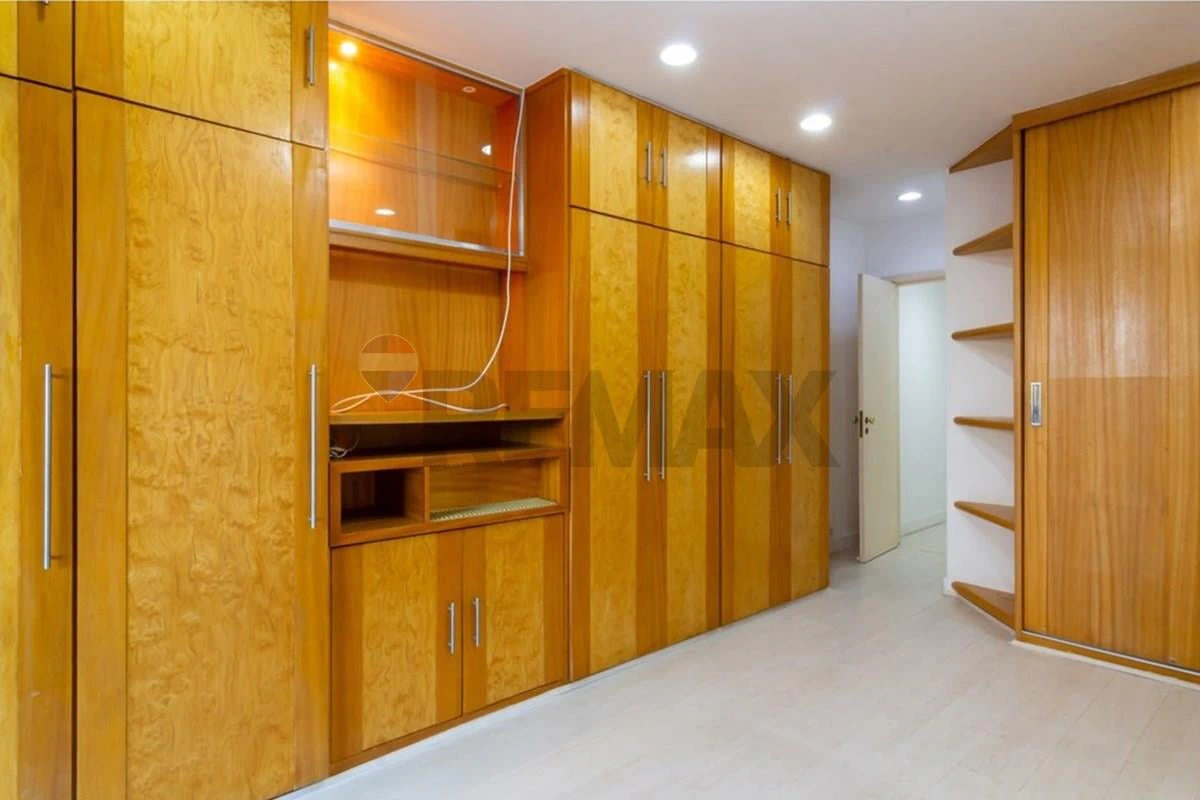 217 m² apartment with 4 bedrooms and balcony BBQ — photo 4