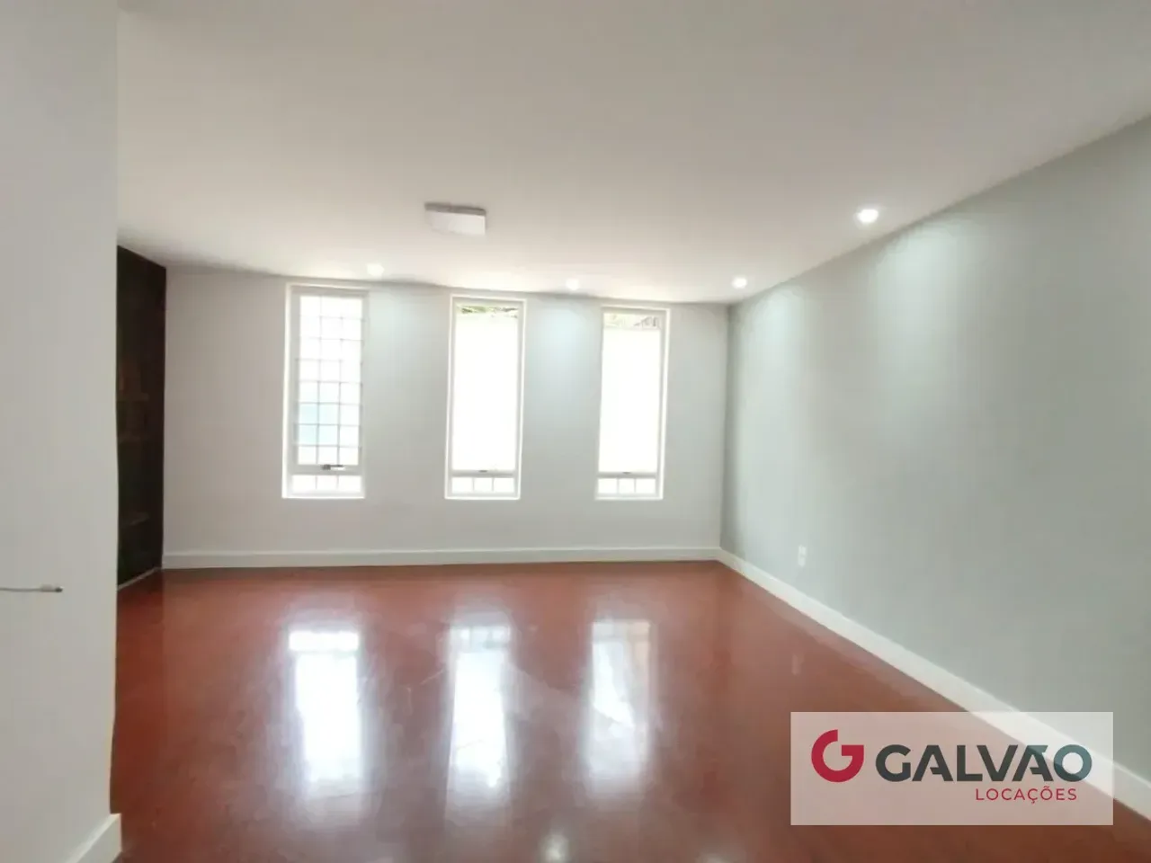 Two-story house with fitted kitchen and 2 parking spots — photo 6