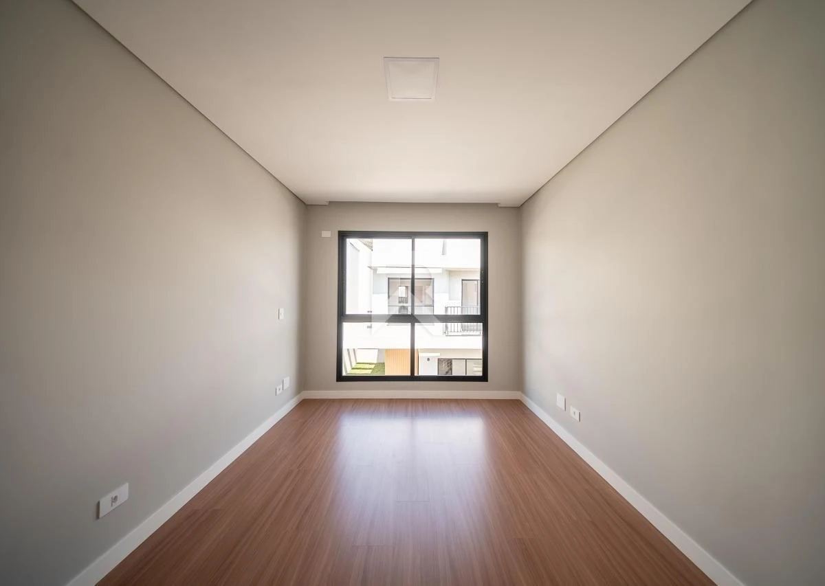 Floor-to-ceiling windows in a 3-bedroom house, 97 m² — photo 11