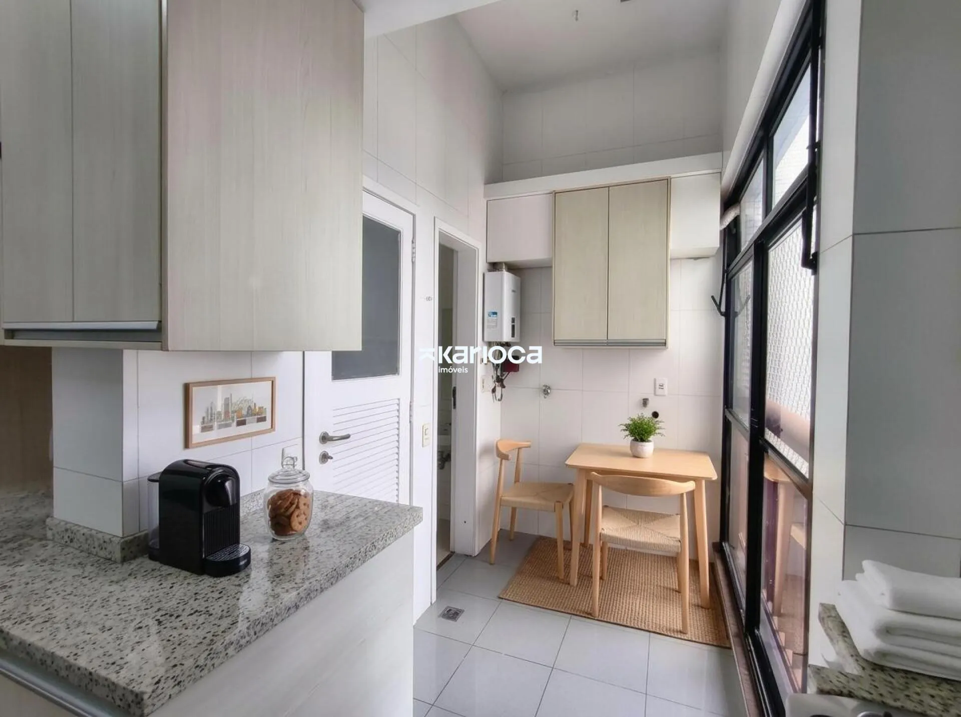 Duplex penthouse with 2 en-suite bedrooms and floor-to-ceiling windows — photo 5