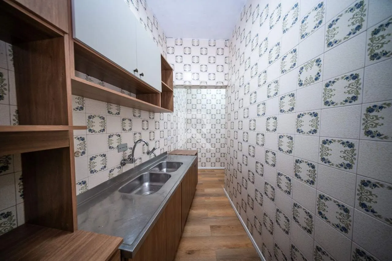 Rental house with laundry area and 5 bedrooms — photo 4