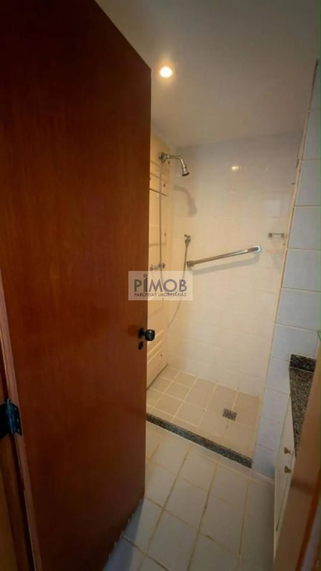 Apartment with 2 bedrooms and a balcony — photo 25