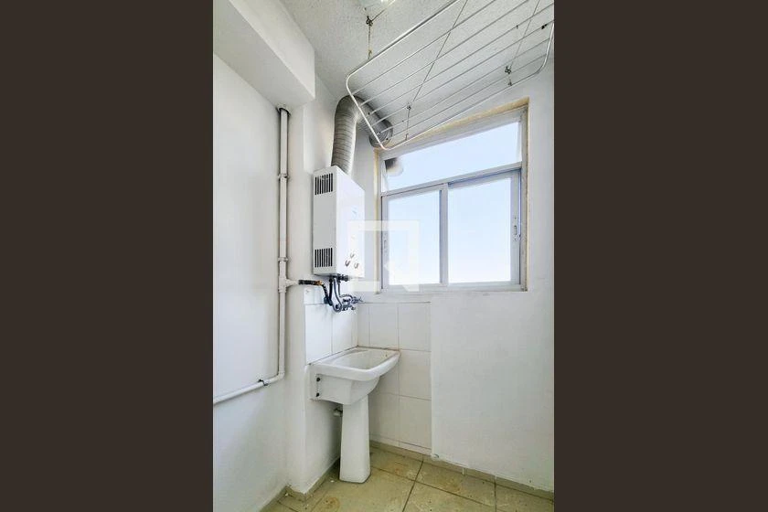 2-bedroom apartment in a building with a gym — photo 6