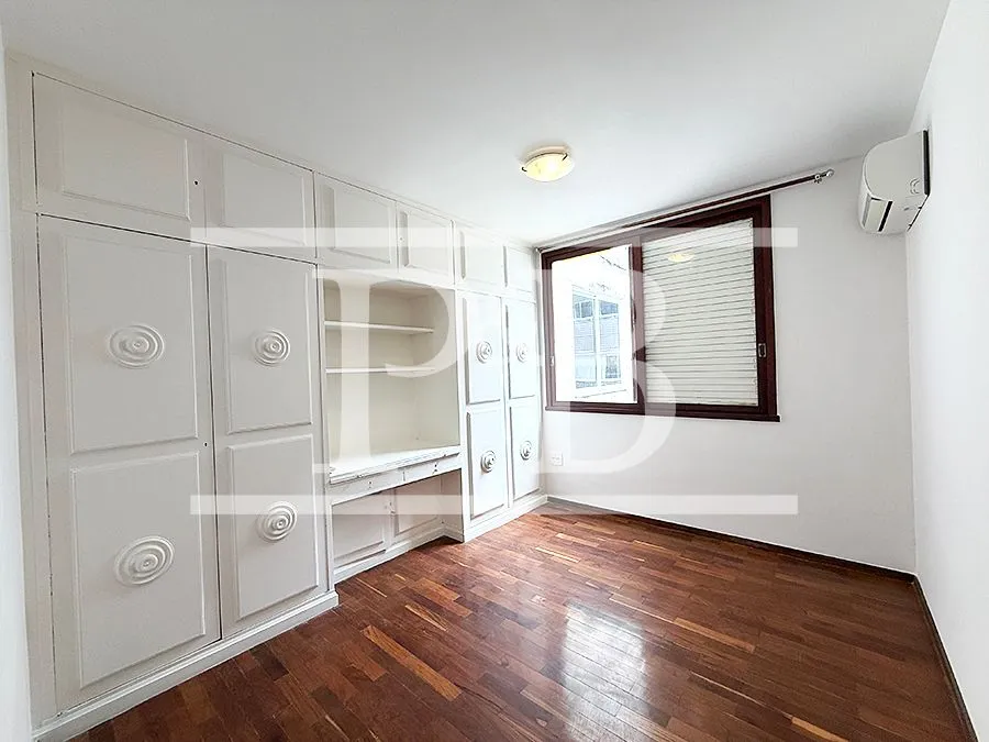 4-bedroom apartment with a walk-in closet in Rio de Janeiro — photo 34